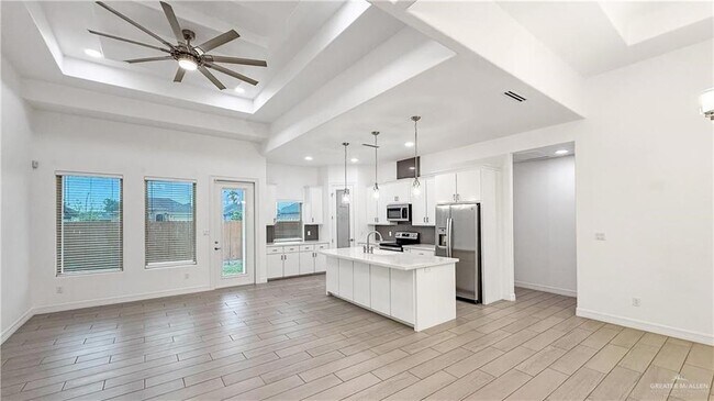 Building Photo - 5106 Sebastian Dr