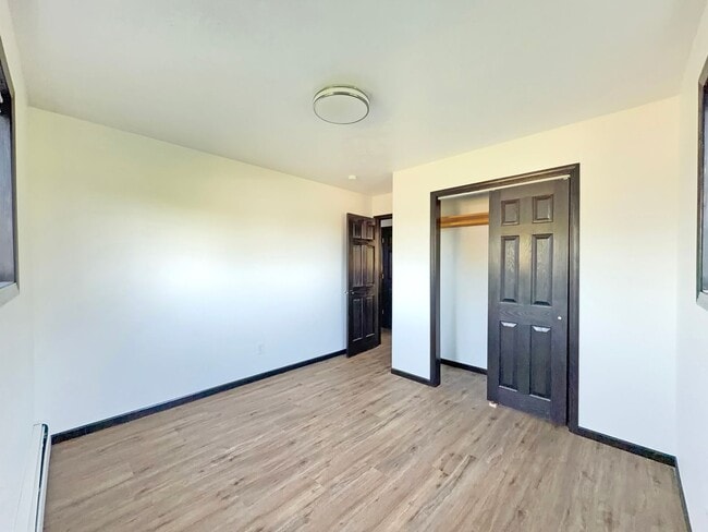 Building Photo - 601 6th Ave SW