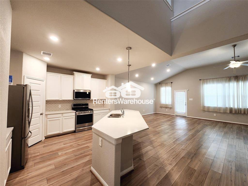 Building Photo - 10714 Clfs Vw Dr