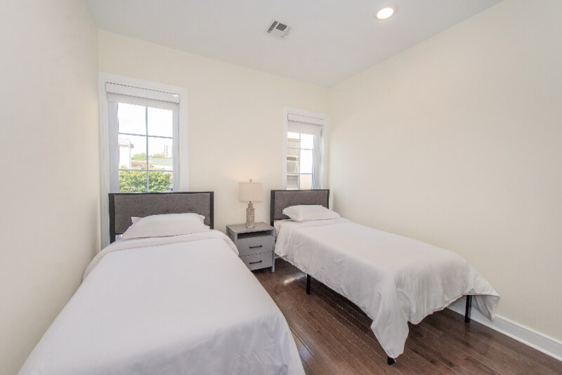 Building Photo - 1608 52nd St