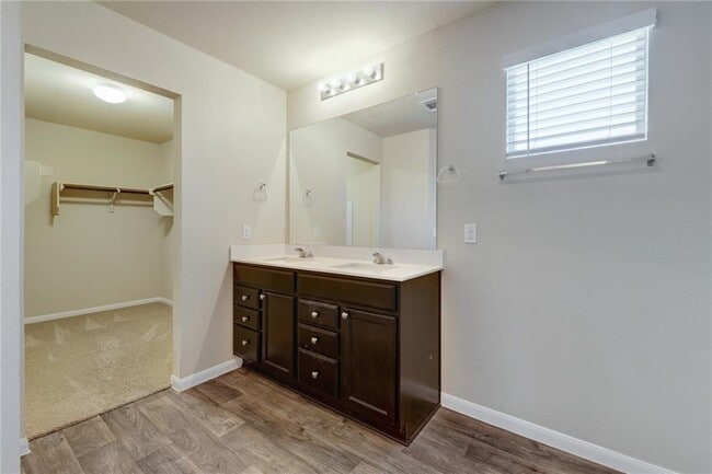 Building Photo - 401 Cassandra Dr