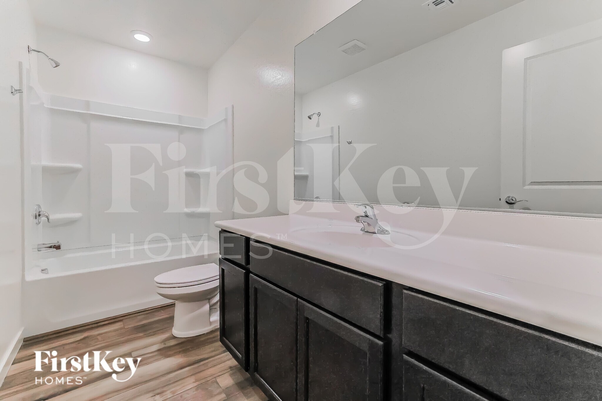 Building Photo - 976 W 20th St