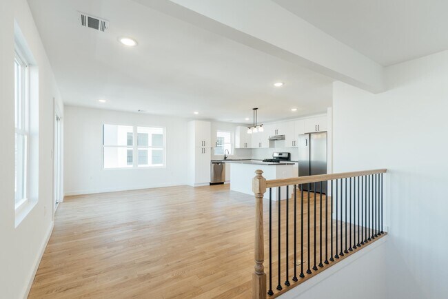 Building Photo - 746 Seaport Dr.