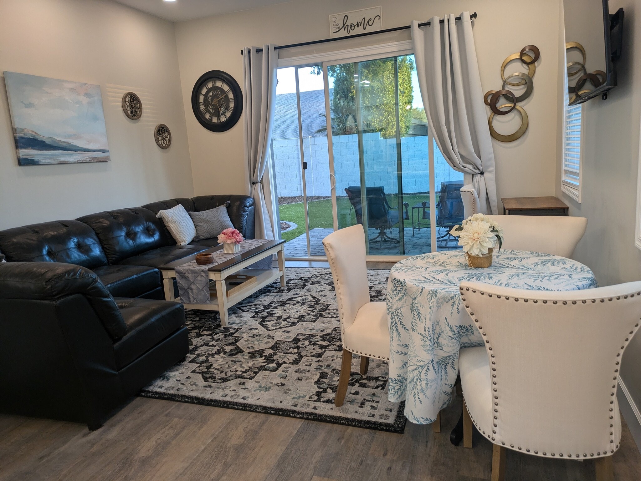 Attached apartment livingroom - 8879 E Friess Dr