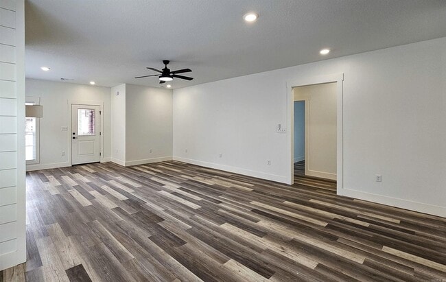 Building Photo - 4009 Stoke Dr