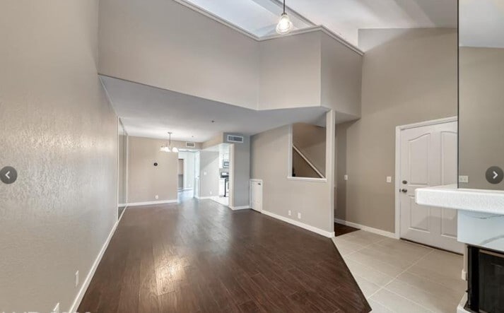 Building Photo - 2605 S Durango Dr