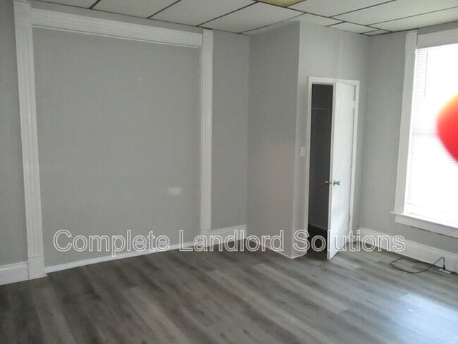 Building Photo - 121 Gilbert Ave