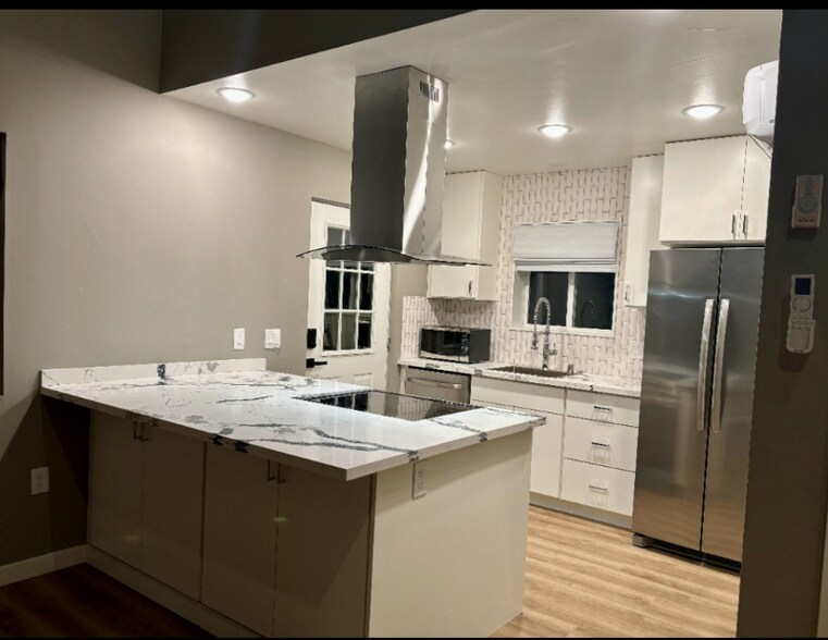 Building Photo - 2178 Oakmont St