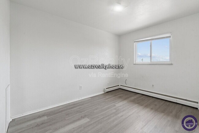 Building Photo - 1733 Christian Ave