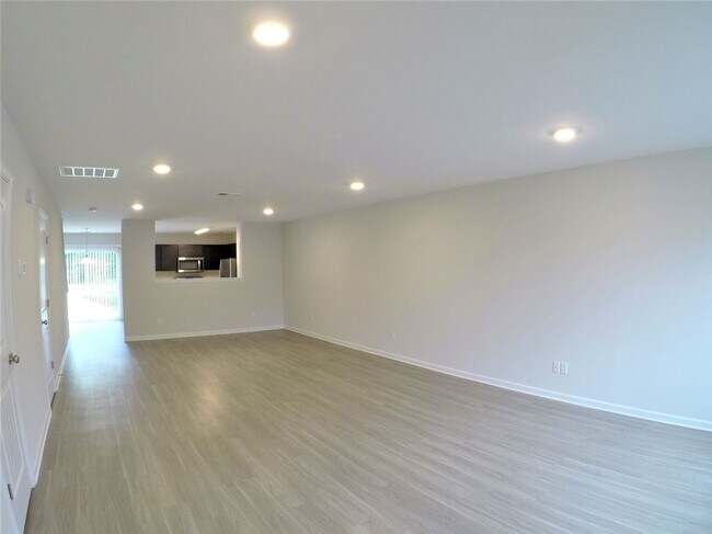 Building Photo - 5 Newport Sq Ct