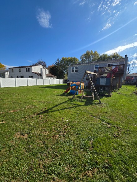 Building Photo - 207 Old Cove Rd