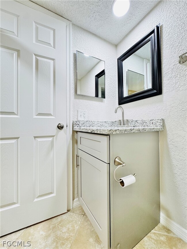 Building Photo - 5205 Cedarbend Dr