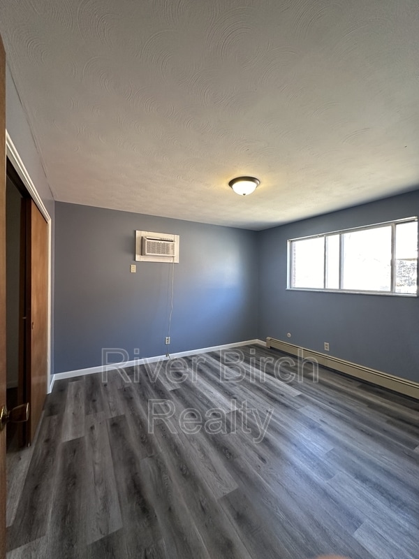 Building Photo - 525 W Cook St