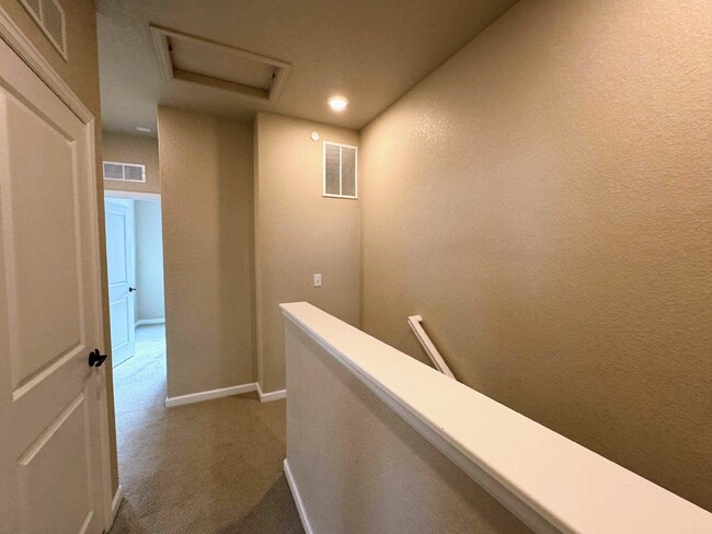 Building Photo - 7022 Doncaster Ct