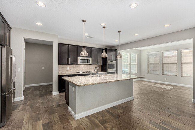 Building Photo - Southern Highlands Home with Loft & Patio!