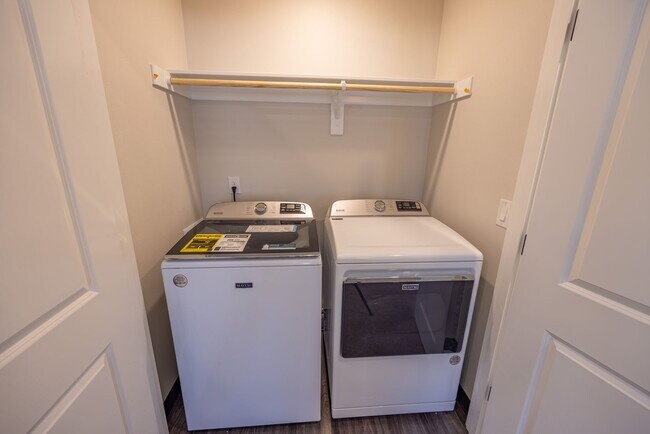 Building Photo - Built in 2024 - 3 bedroom with loft/office & AC