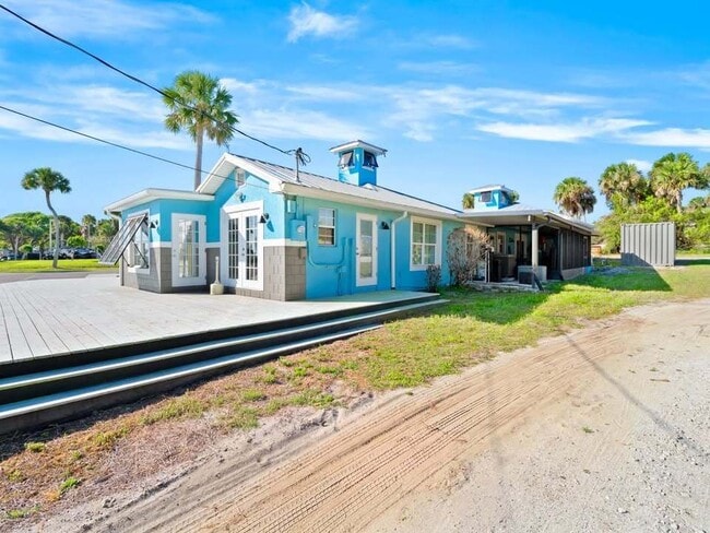 Building Photo - 1280 Highway 1, A