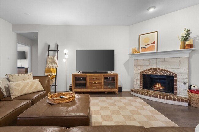 Building Photo - 1913 Kaiser Cove