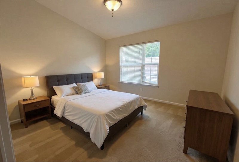 Building Photo - 6940 Rogers Point