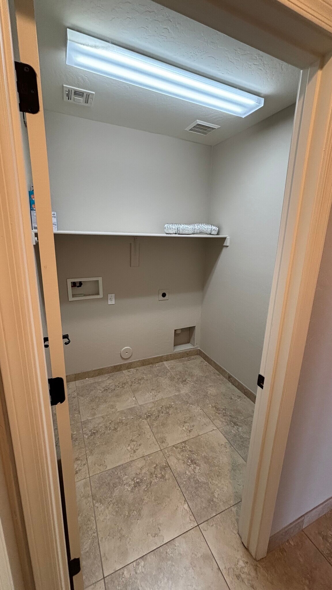 Building Photo - 21047 N Alma Dr