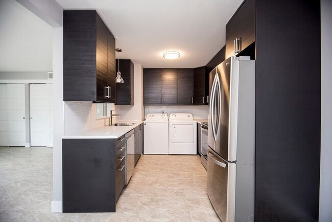 Building Photo - 2809 Stanford Rd