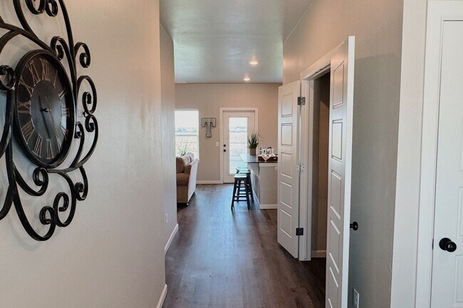 Building Photo - Townhome For Rent NW OKC!