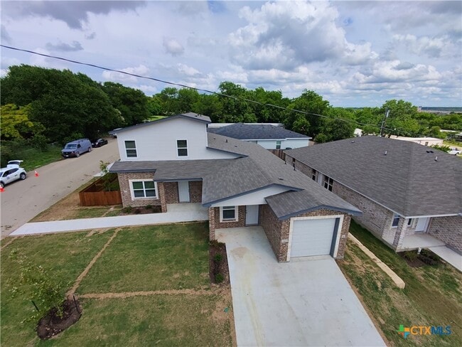 Building Photo - 2107 Wildewood Dr