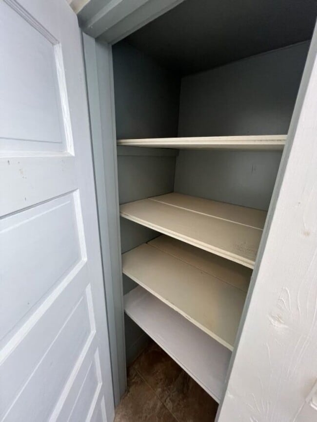 Building Photo - Spacious 5-Bedroom Home in Prime Zachary Location