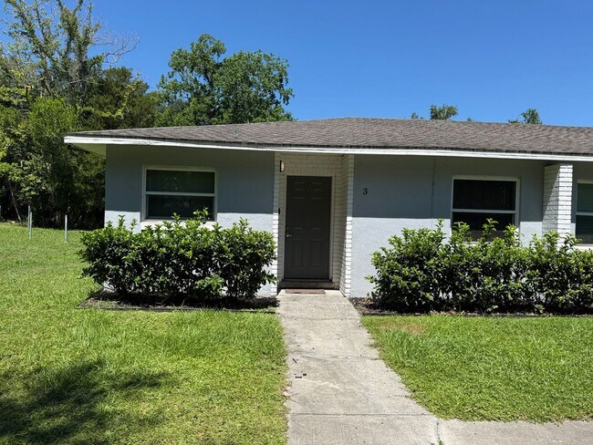 Building Photo - 2/1 in Groveland