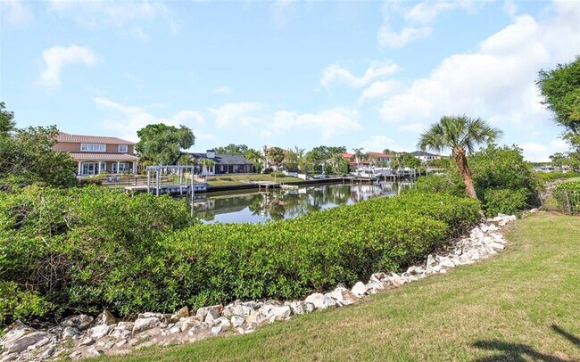 Building Photo - 4022 Rocky Shores Dr