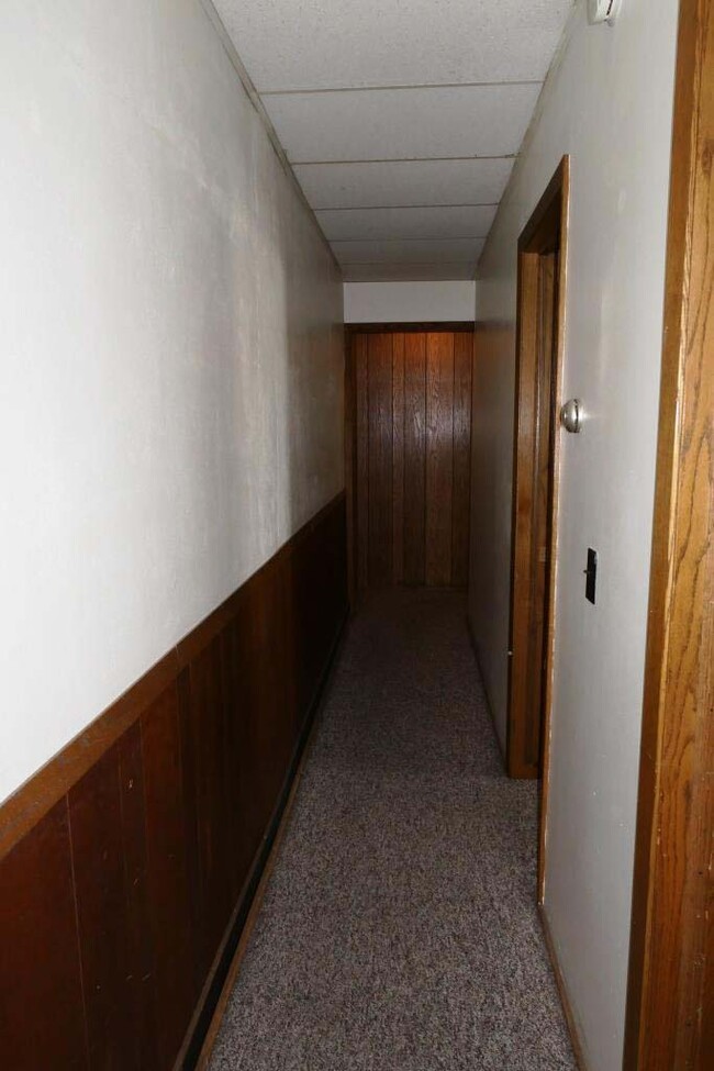 Hallway - 1939 University Ave