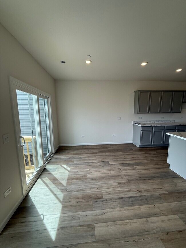 Building Photo - 2239 Horseshoe Cir