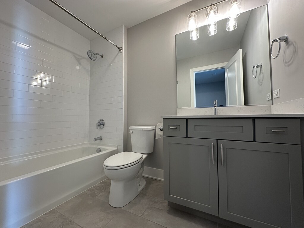 Building Photo - 615 Broadway St