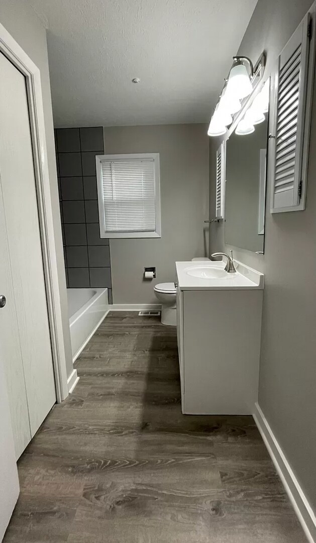Building Photo - 3 Bedroom in Maple Village