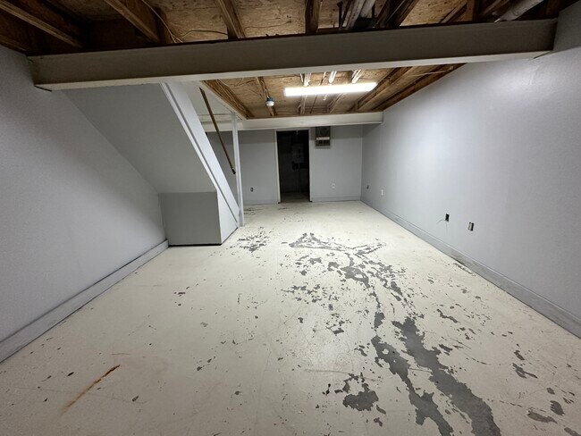 Building Photo - 45 Baxter Woods Trl