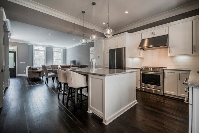 Building Photo - 118 W Starr Ave