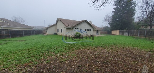 Building Photo - Beautiful Yuba City home on a large lot