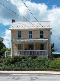 Building Photo - 524 Carlisle St