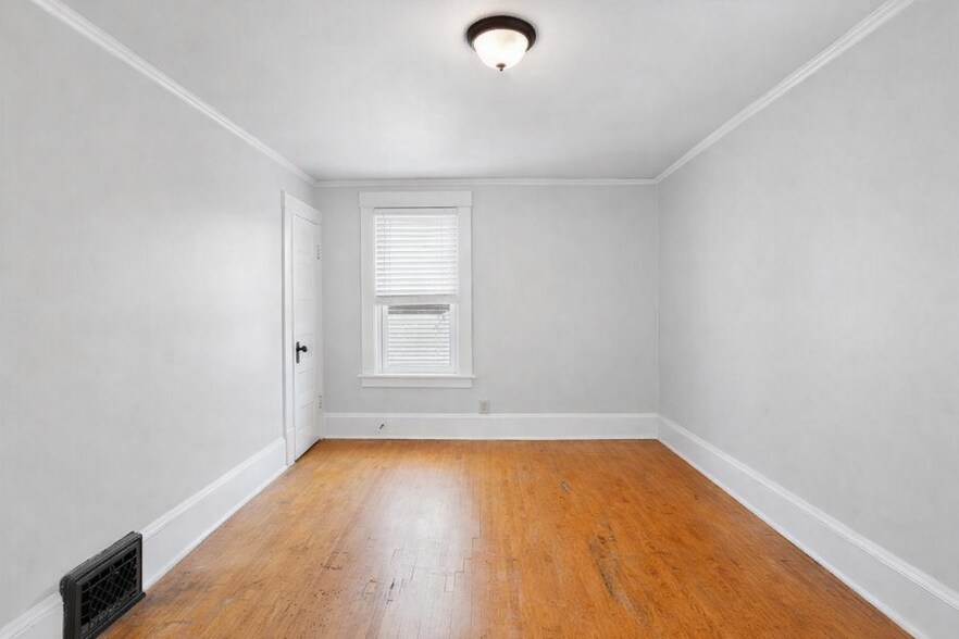 Building Photo - 346 Cleveland Ave N