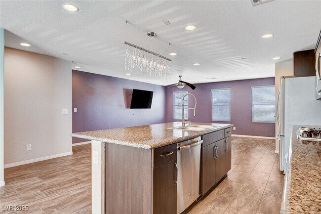 Building Photo - 9050 W Tropicana Ave