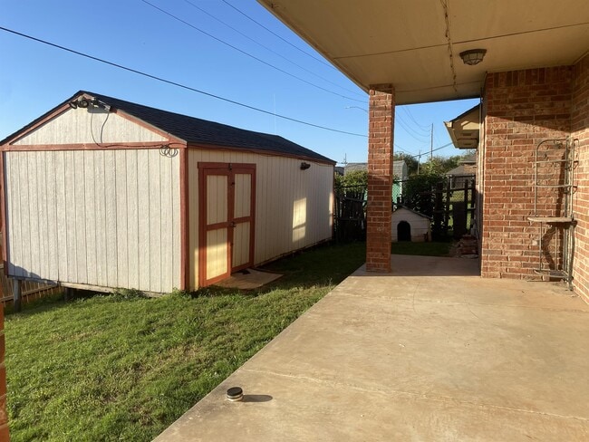 Building Photo - 617 Allison Ln