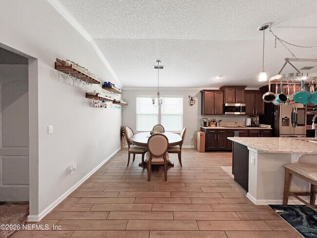 Building Photo - 463 Northside Dr S