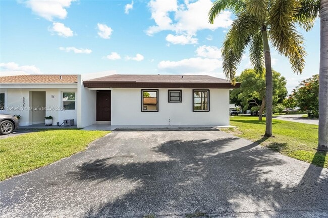 Primary Photo - 5402 SW 138th Pl