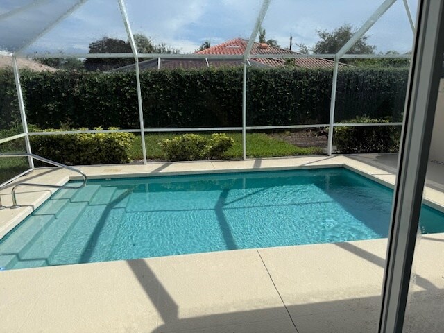 Pool - 4929 Kingston Way