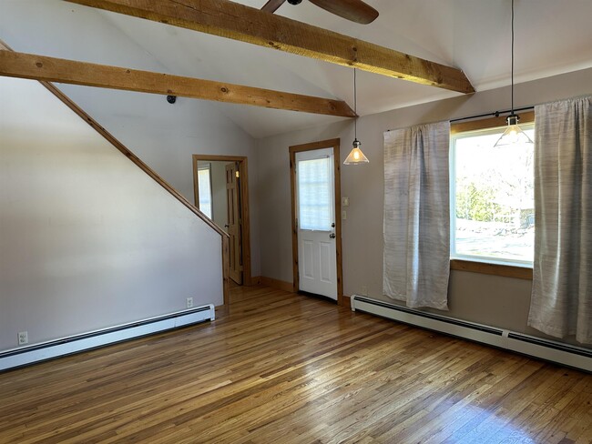 Building Photo - 15 Goen Rd