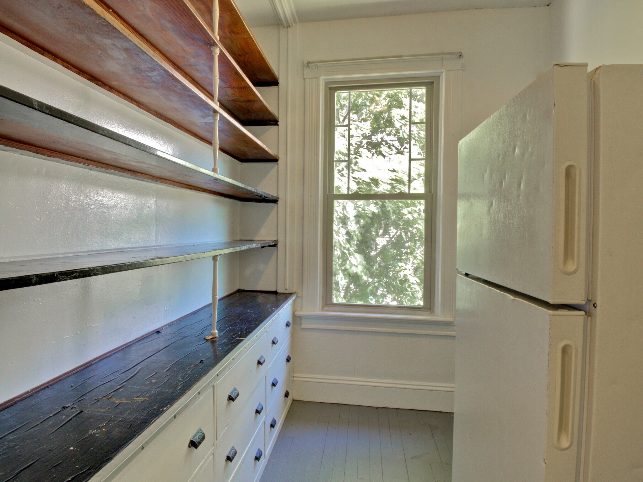 Building Photo - 324 Valley St