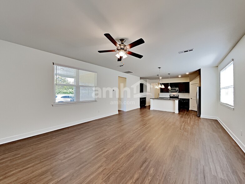 Building Photo - 5048 Trailwater Dr
