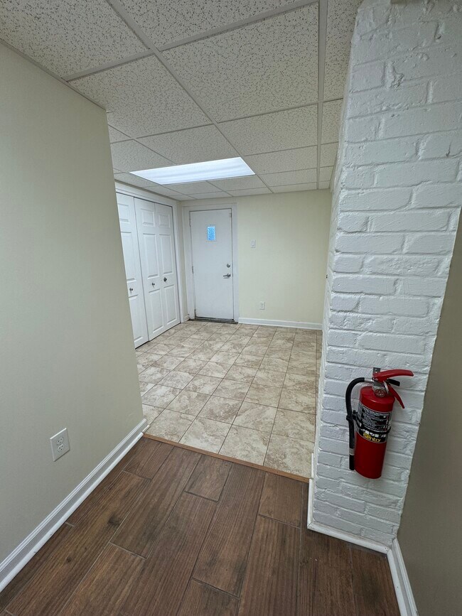 Building Photo - 1239 Disston St