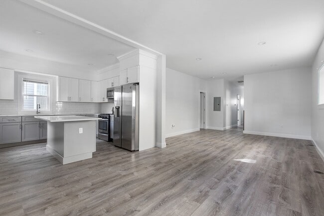 Building Photo - 62-64-64 Edson St