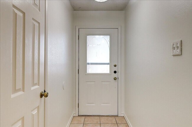 Building Photo - 6405 Clairfield St